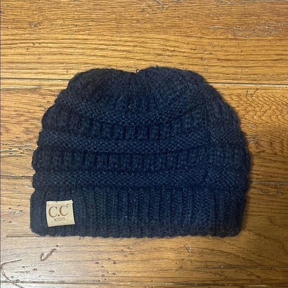 Black Knit Beanie - Picture 1 of 5